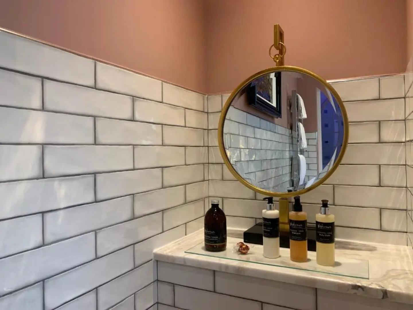 Little Fox Lodge Hideaway Glencoe - 5 Star with Hot Tub overlooking Loch Linnhe