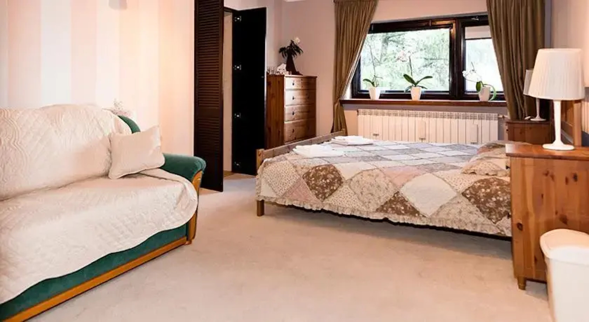 Villa B&B Guest House Modlin Airport