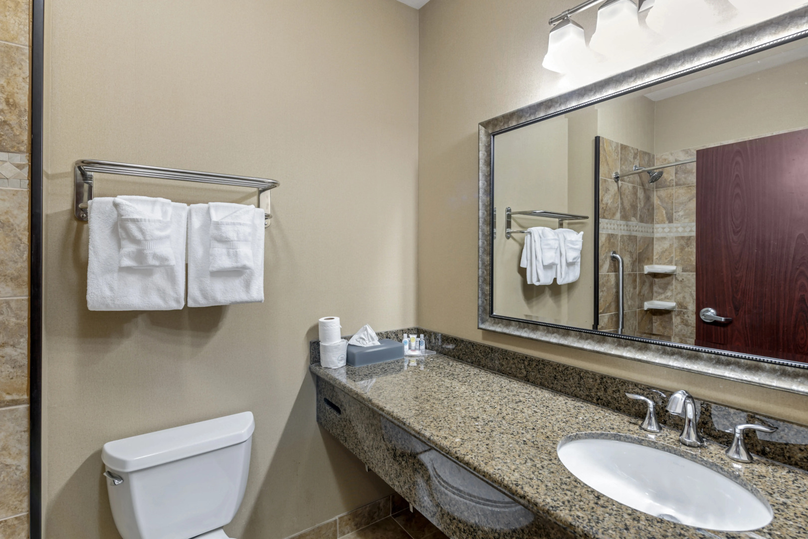 Comfort Inn & Suites Fort Worth - Fossil Creek