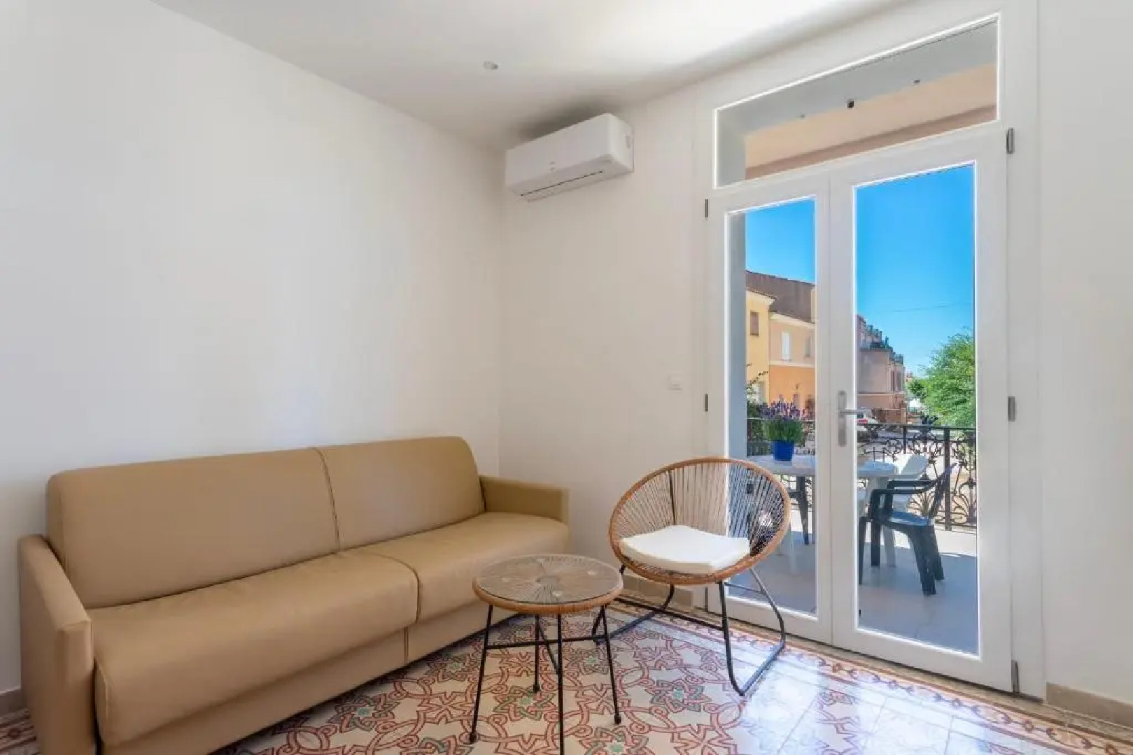 Luxurious 1 bedroom, AC, terrace, close beaches - Dodo et Tartine