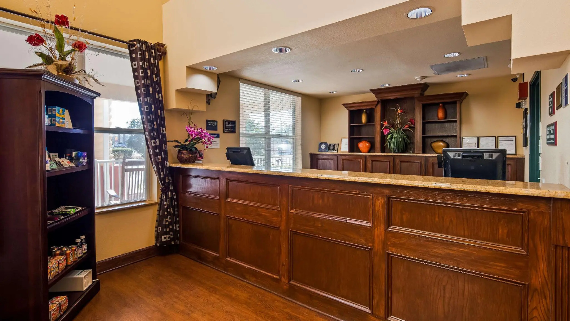 Best Western Plus First Coast Inn & Suites