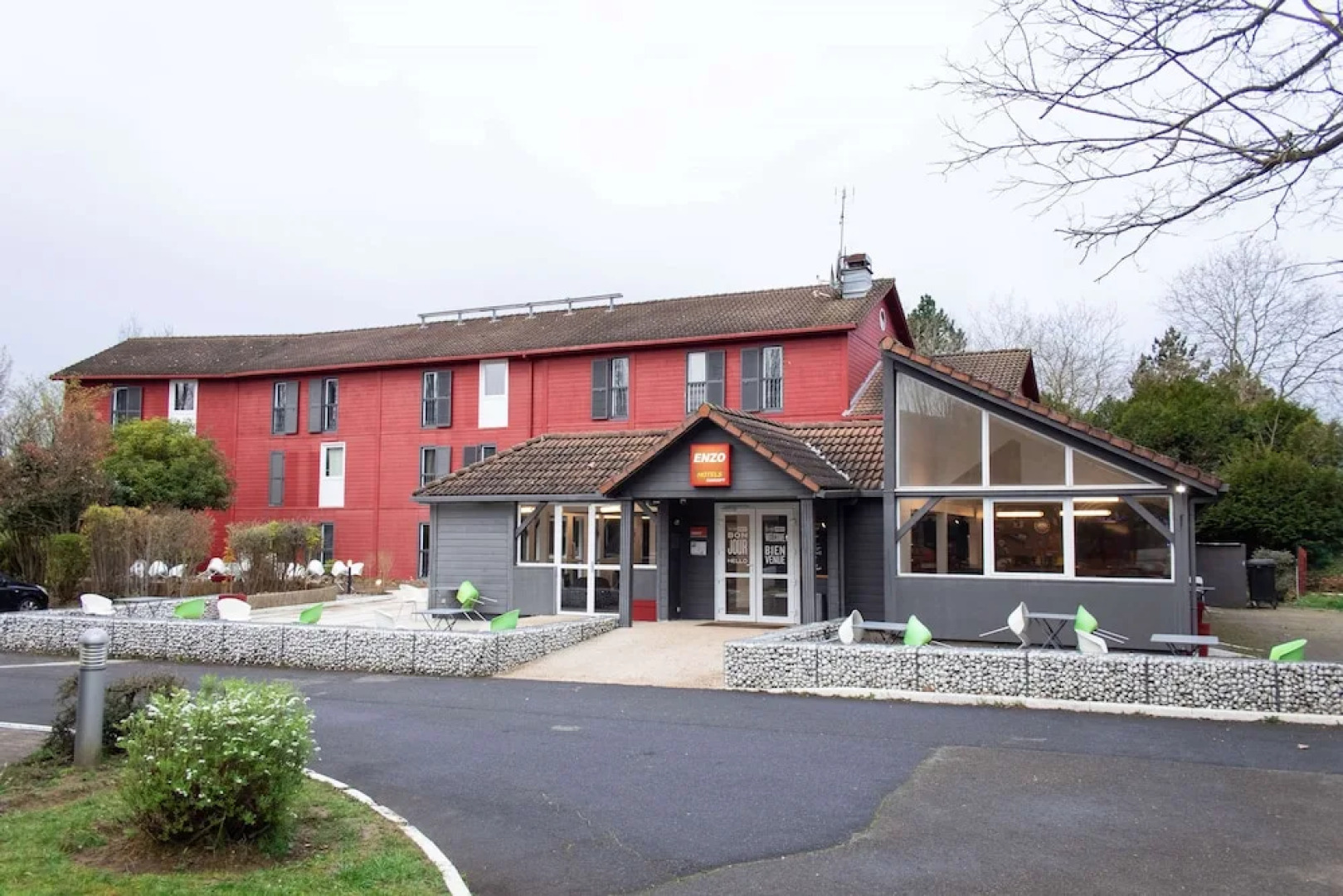 Enzo Trappes by Kyriad Direct