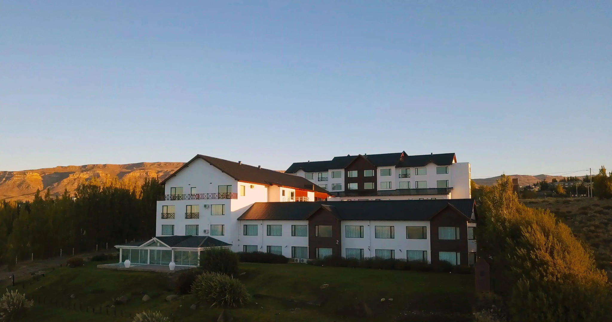 Xelena Hotel & Suites