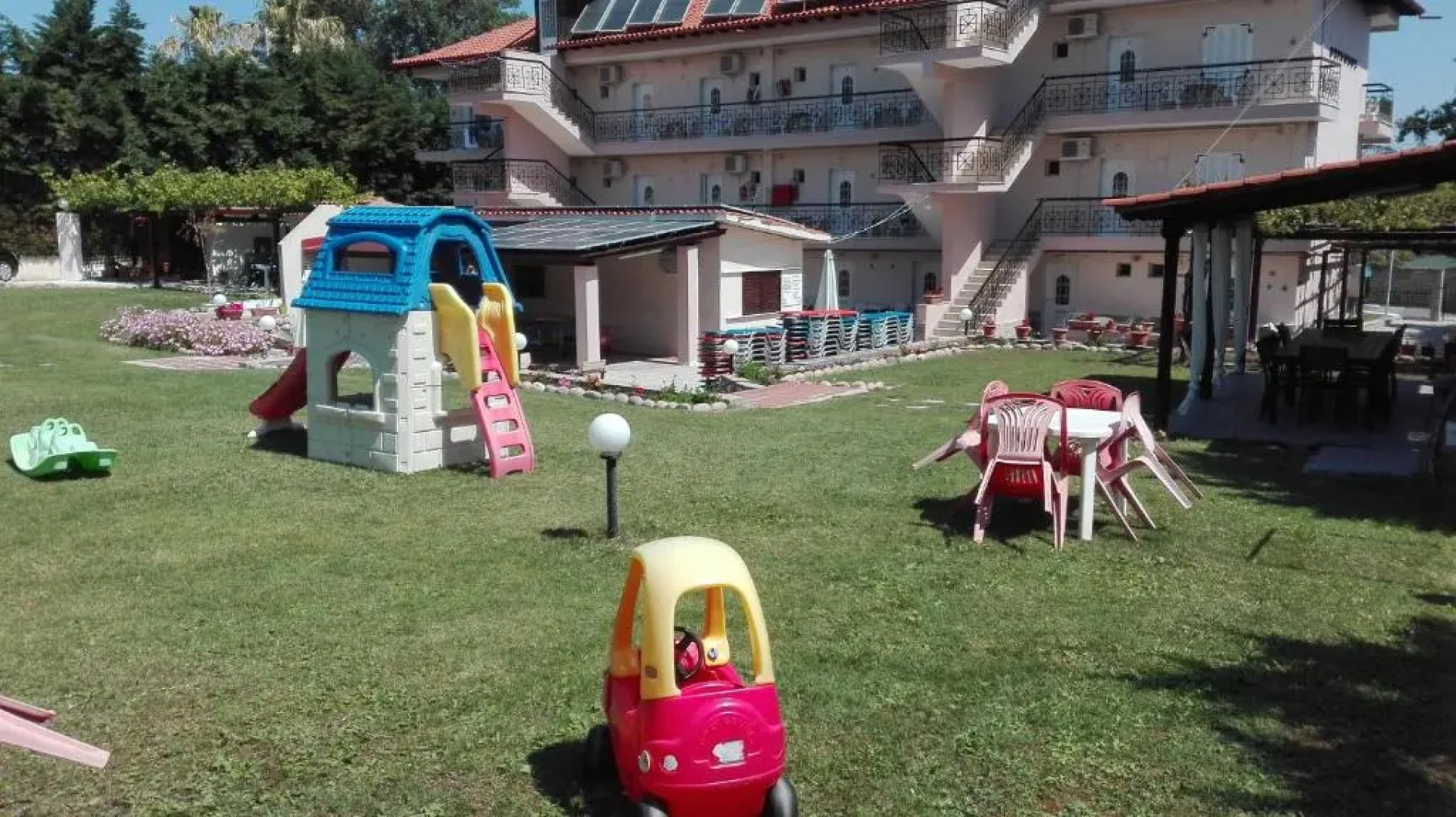 Theramvos Studios By Thomas