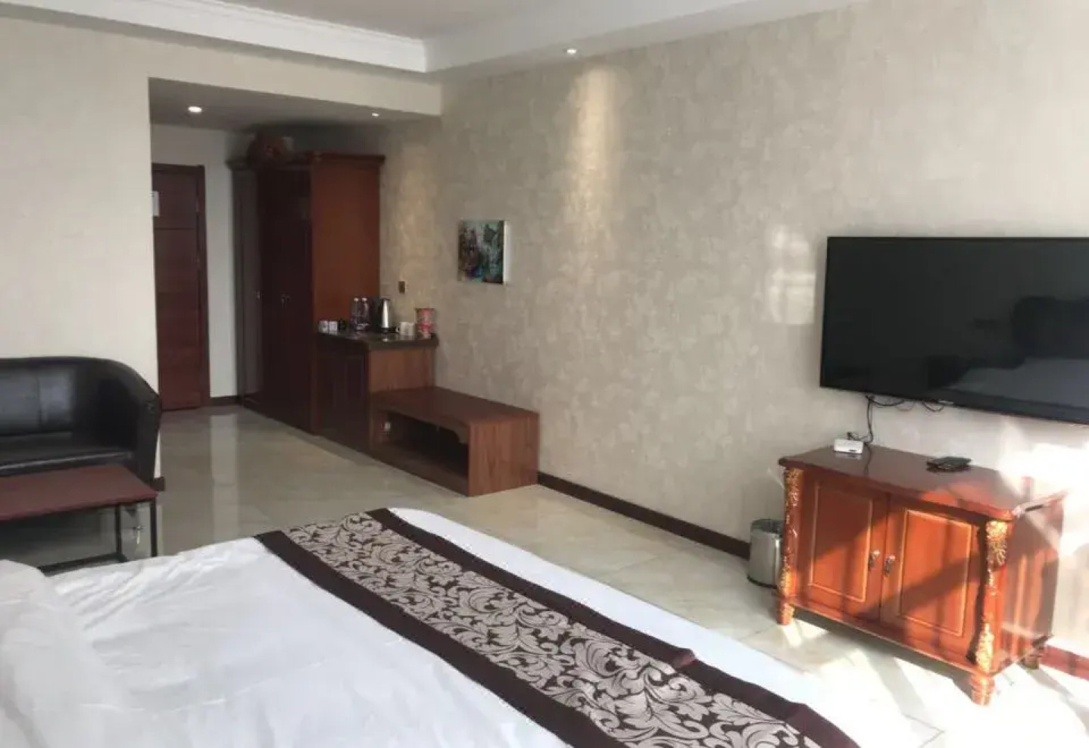 Super 8 Hotel (Tongliao Affiliated Hospital)