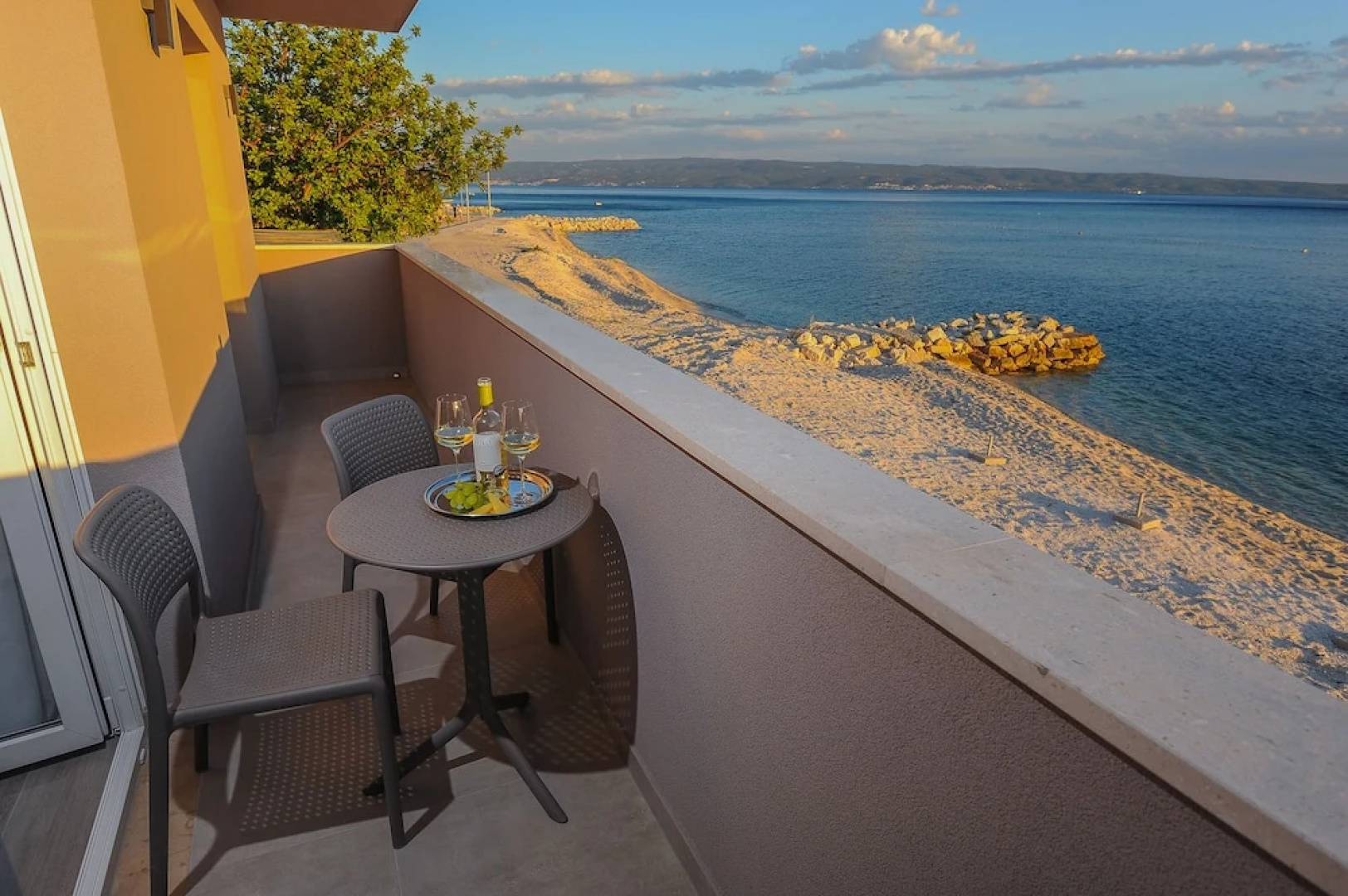 Seaside Luxury Suites