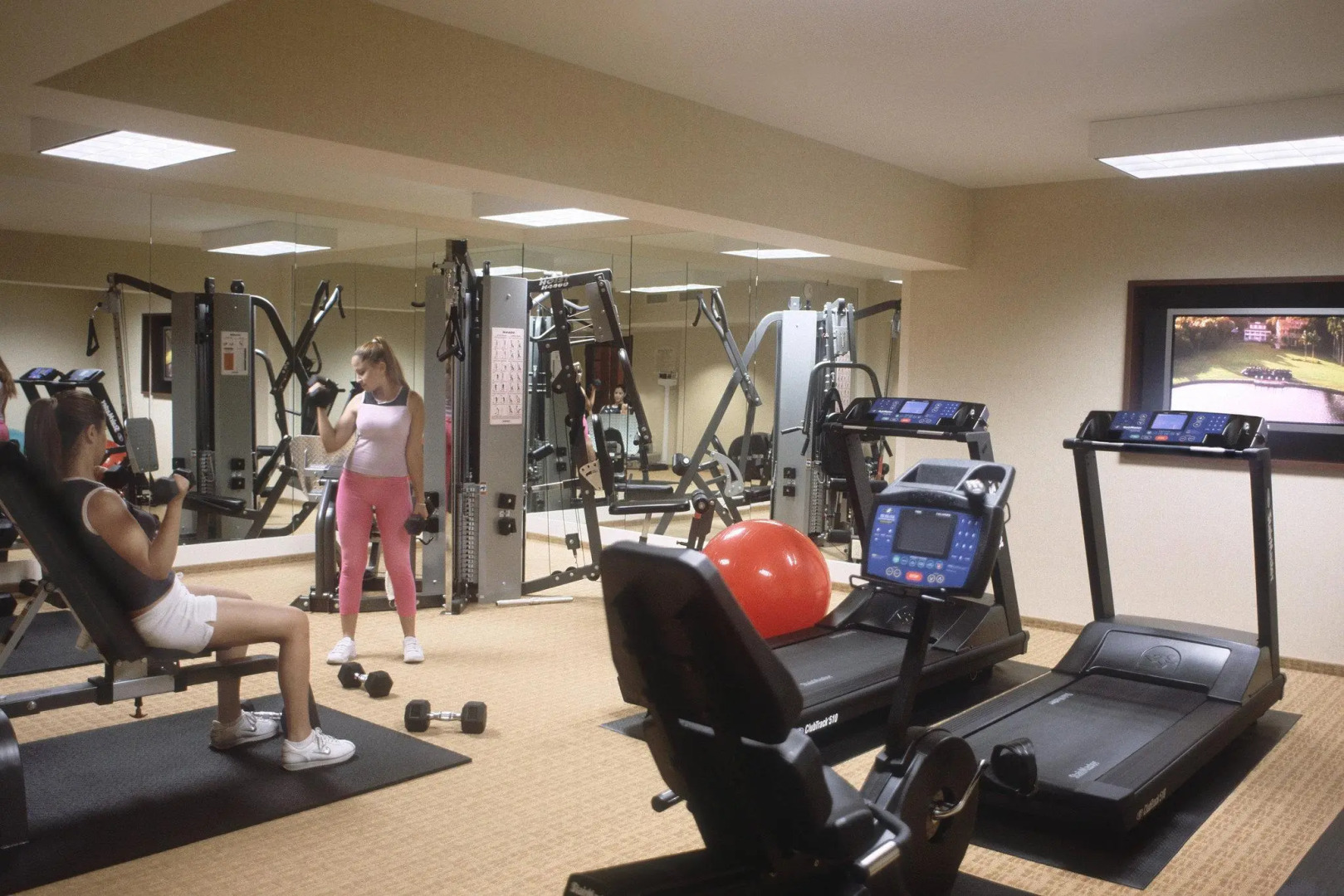 Courtyard by Marriott Los Angeles - Sherman Oaks