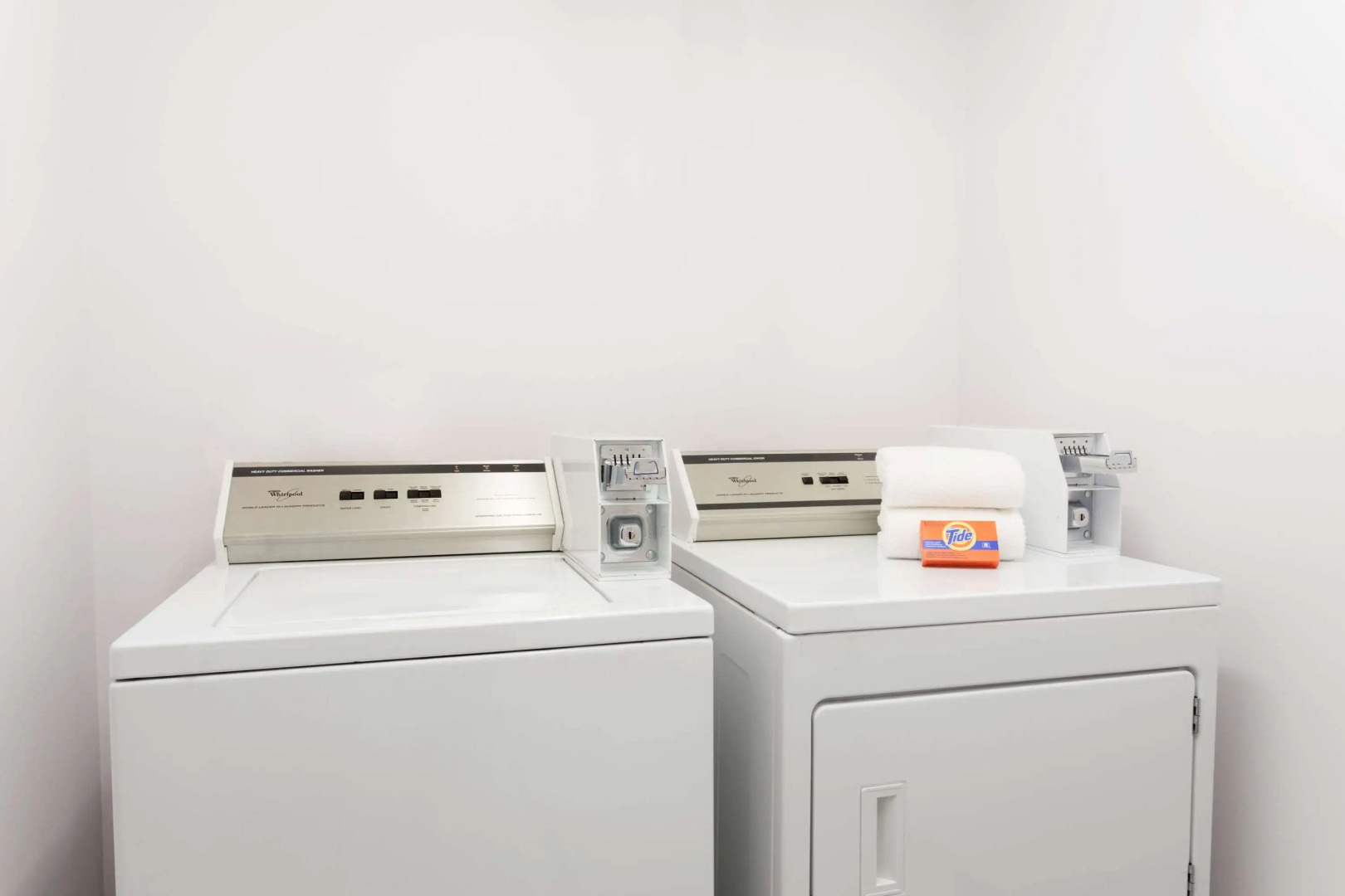 Super 8 by Wyndham Lake Country/Winfield Area