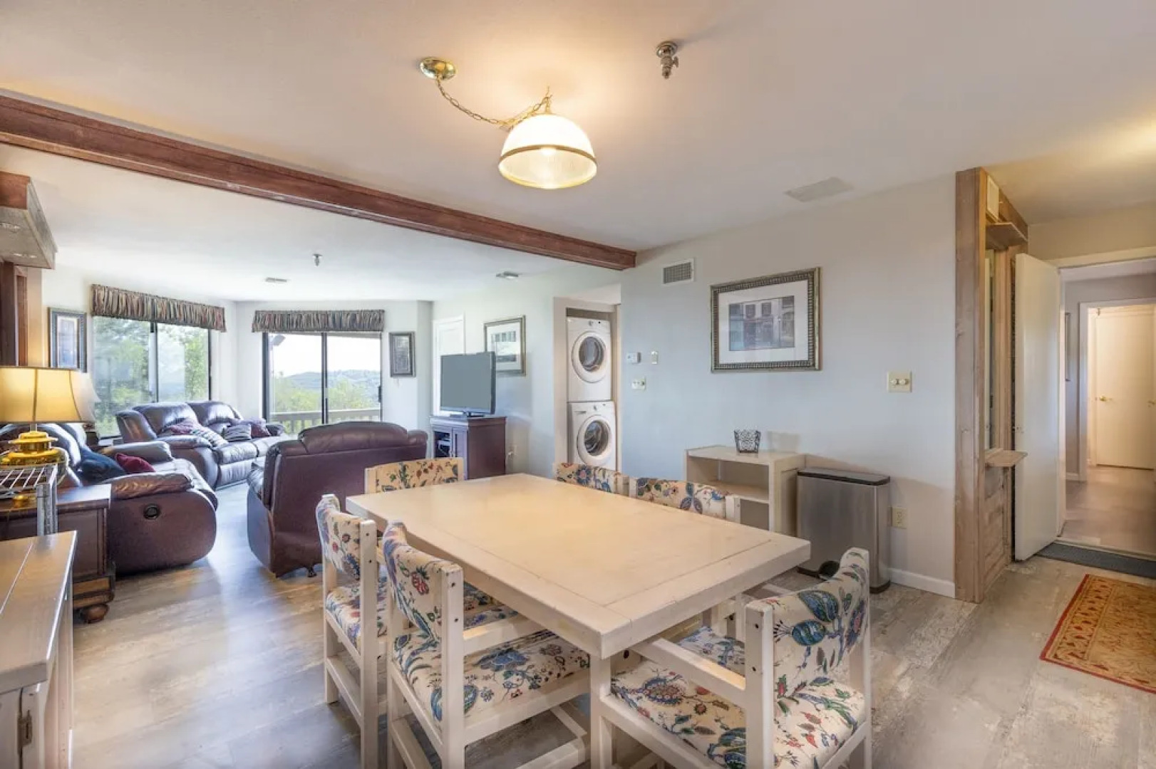 Stoneridge 3BR Standard Condo, Sleeps 8 by RedAwning