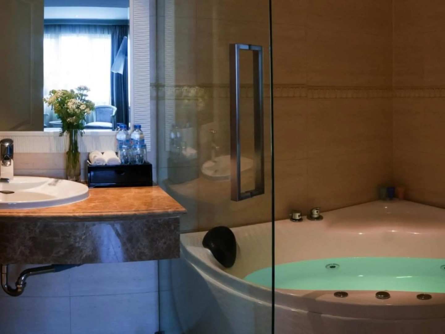 Silverland Jolie Hotel