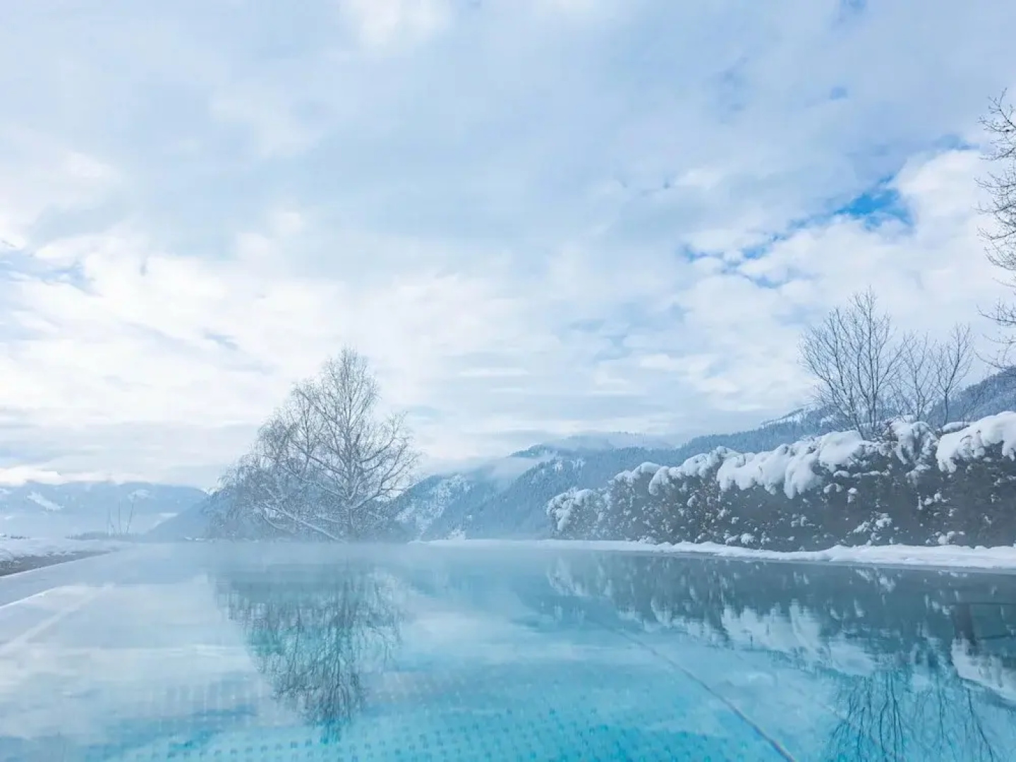 Apartment With Shared Infinity Pool