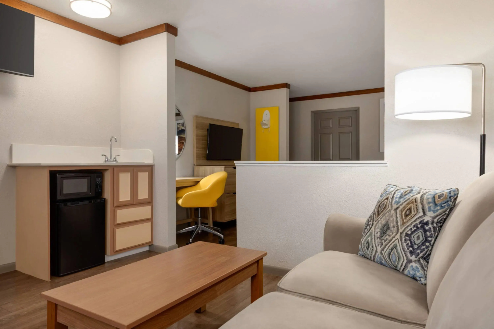 Days Inn by Wyndham Suites Fredericksburg
