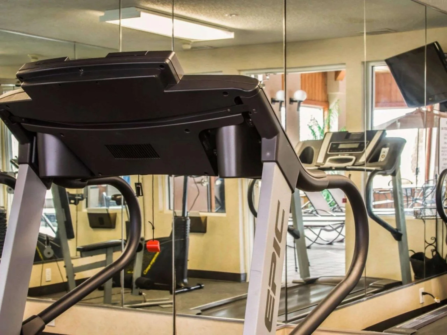 Comfort Inn & Suites Diamondale – Lansing