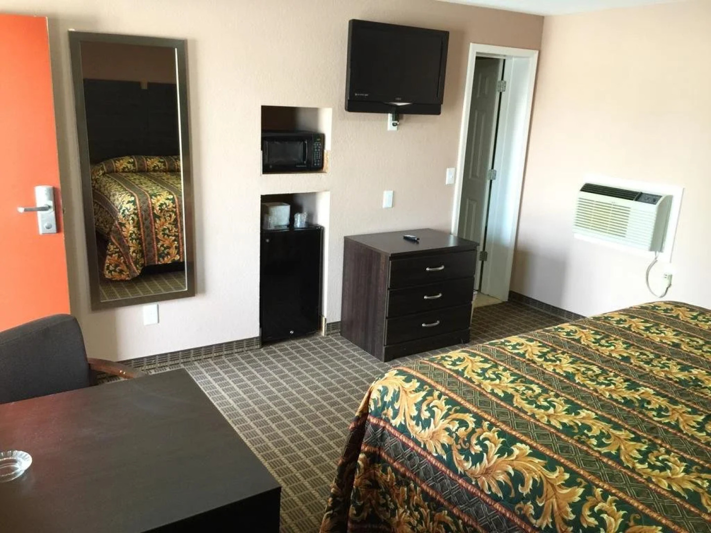 Crown Inn - Fayetteville