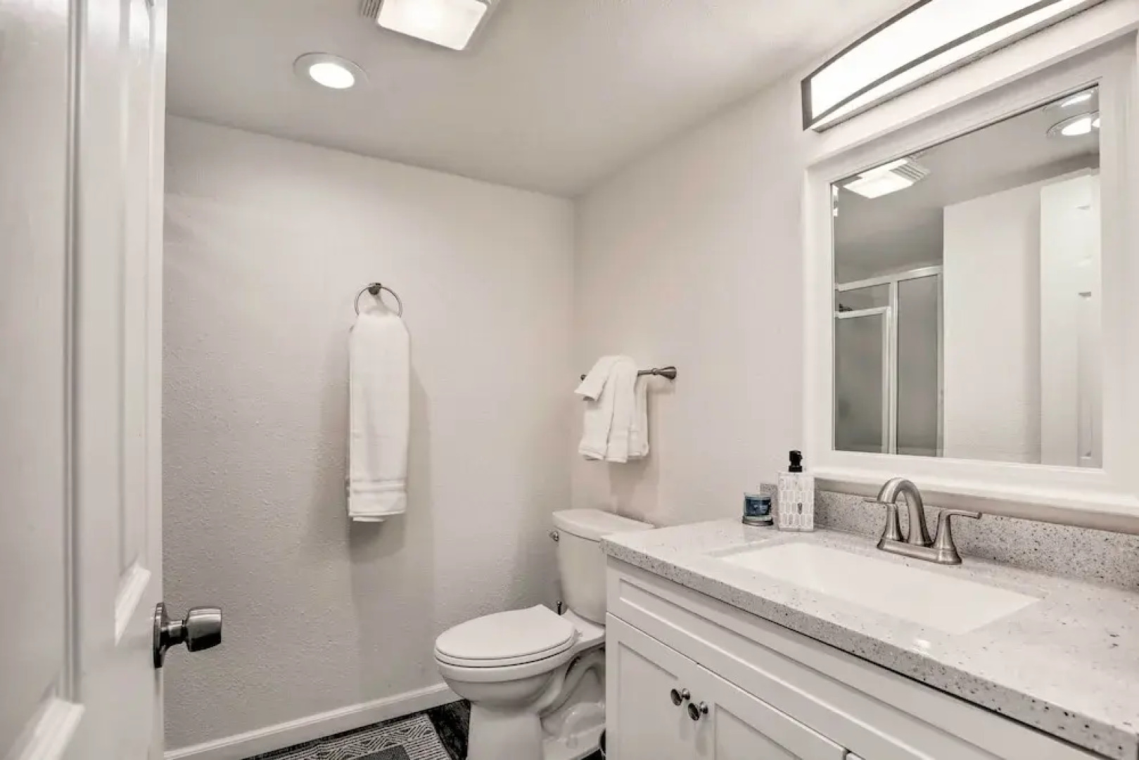 4 Mi to Dtwn Reno: Sleek Family Retreat!