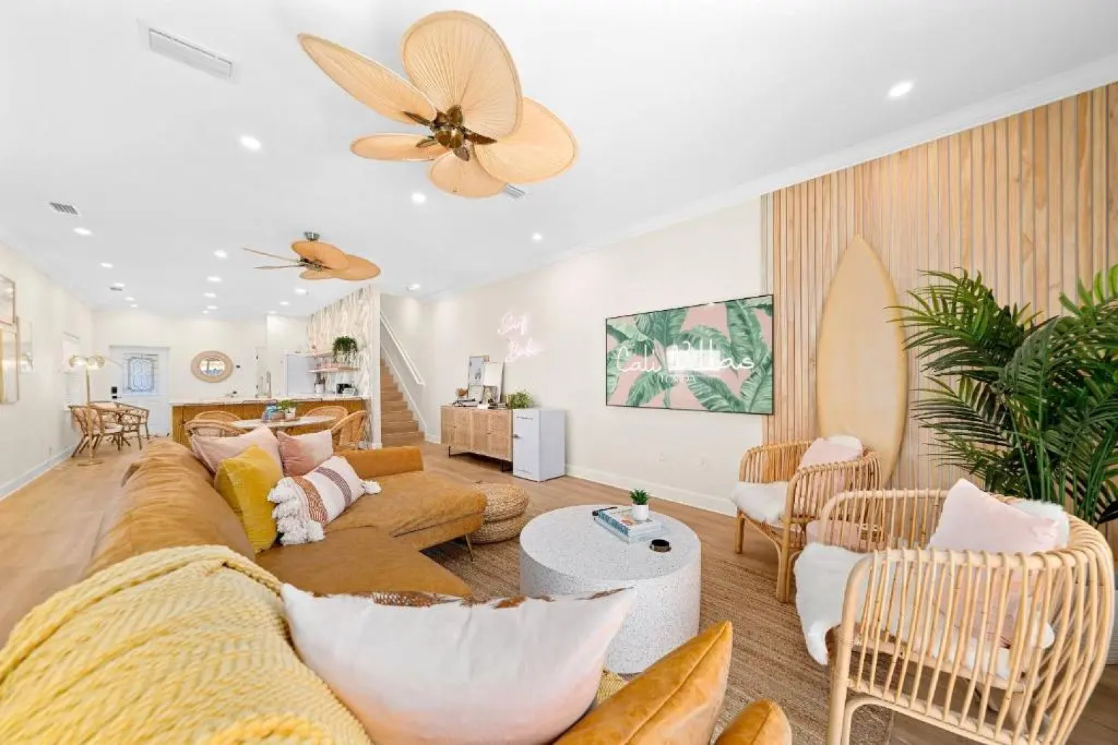 Luxury Villa 3 Blocks from the Beach with Hot Tub a Fire Pit and Outdoor Oasis