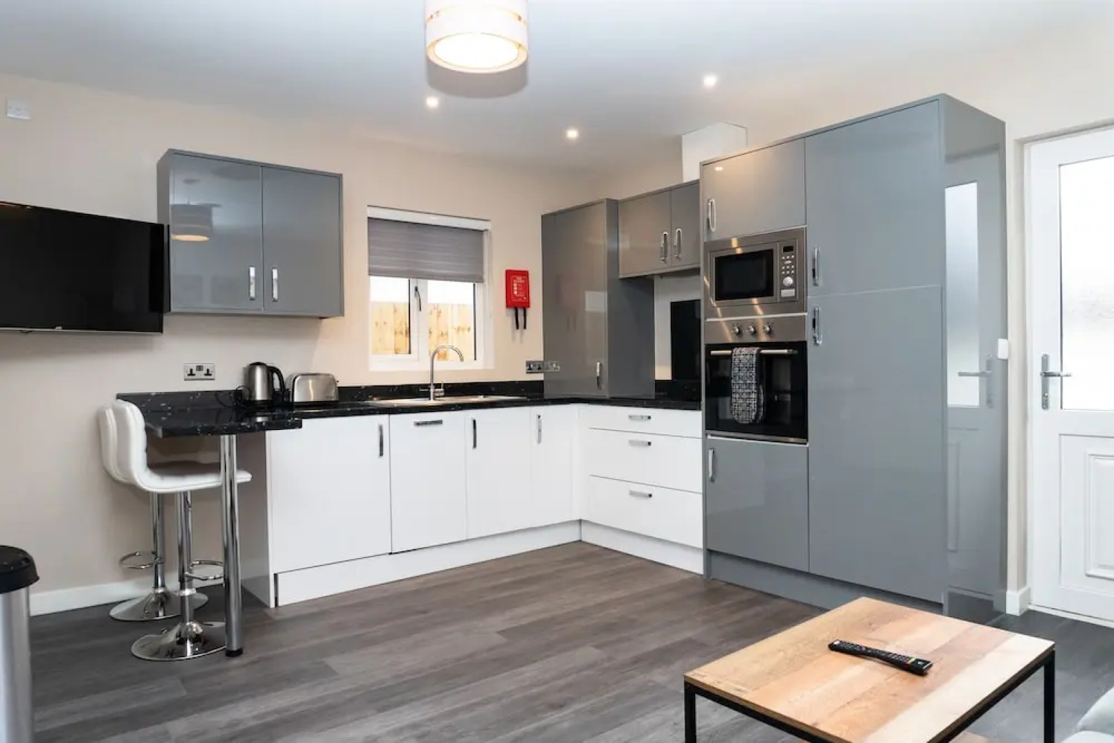 Magna House Apartments