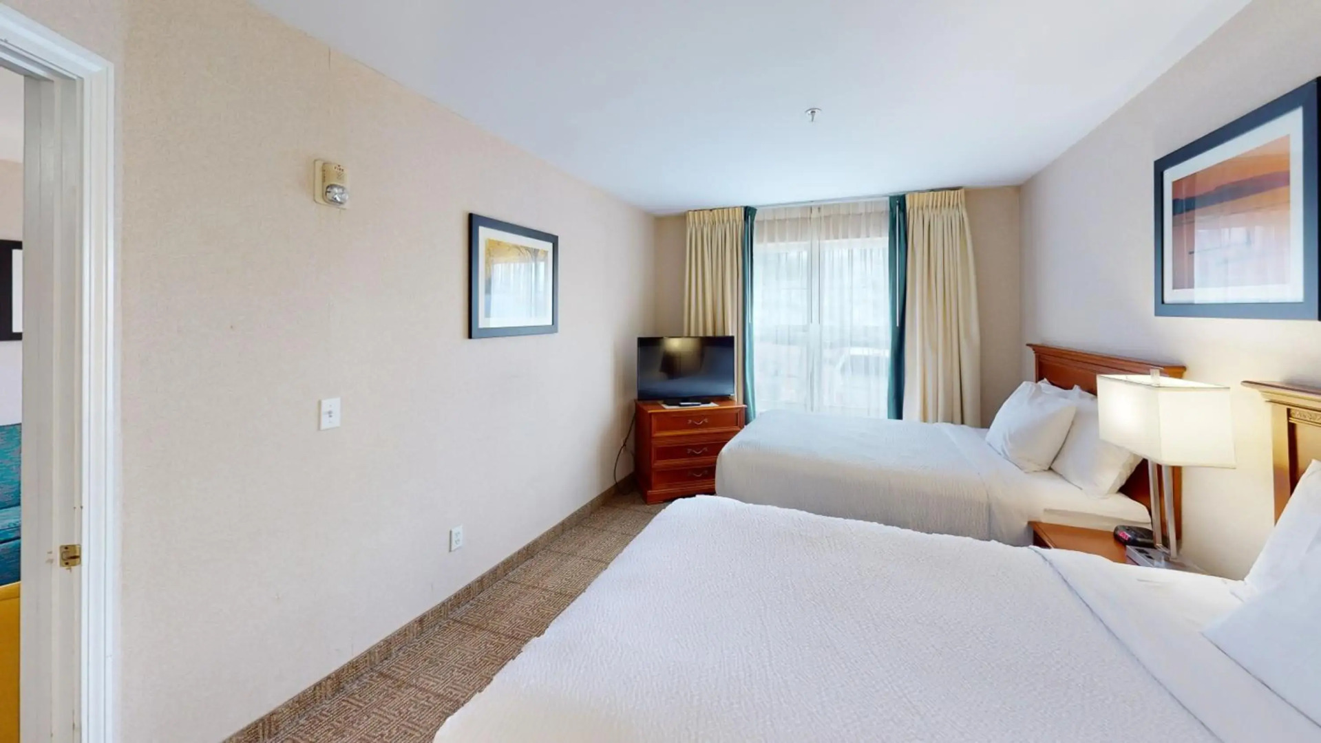 Smart Suites on the Hill