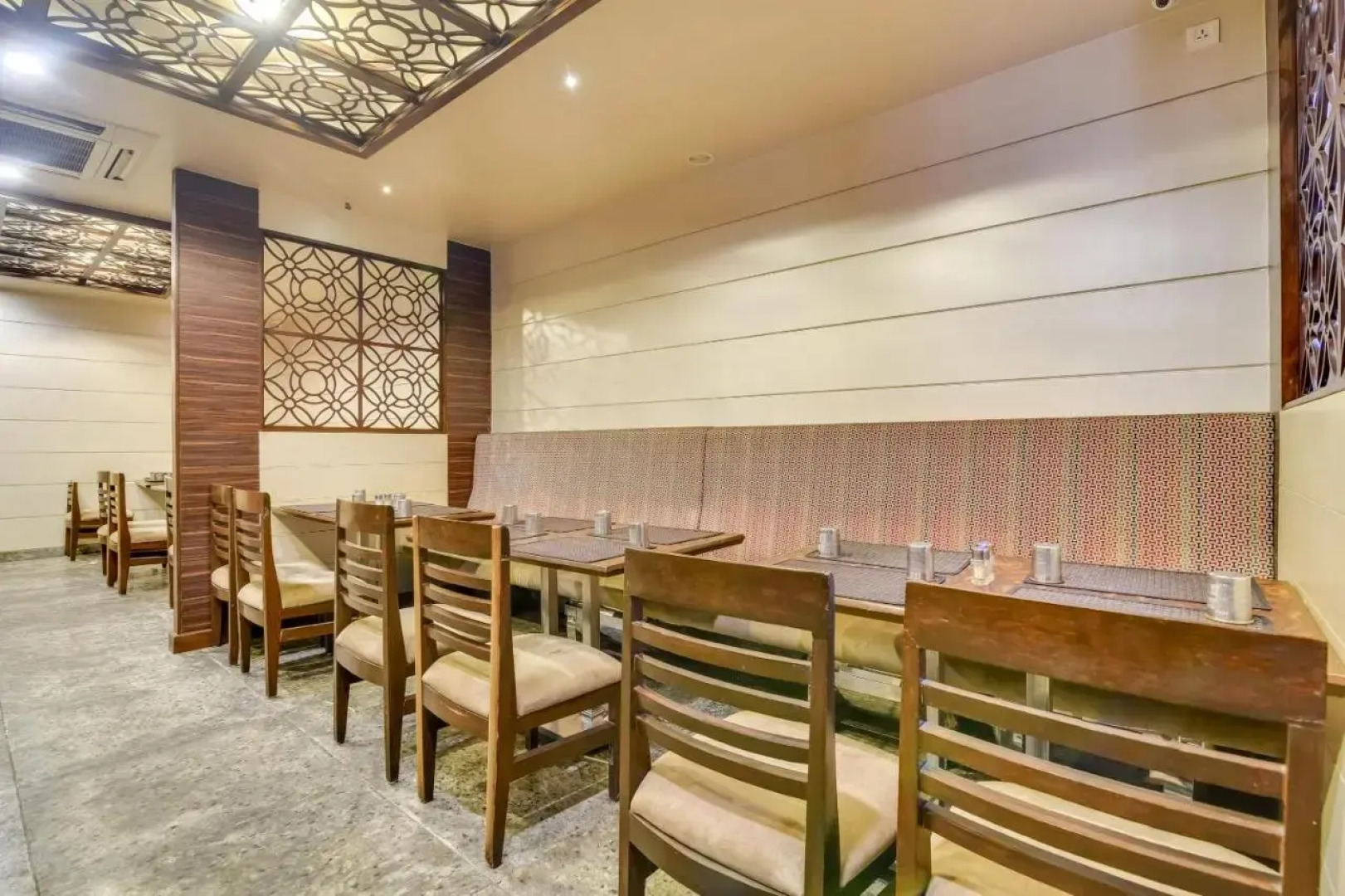 Palette - Sign Regency Hotel