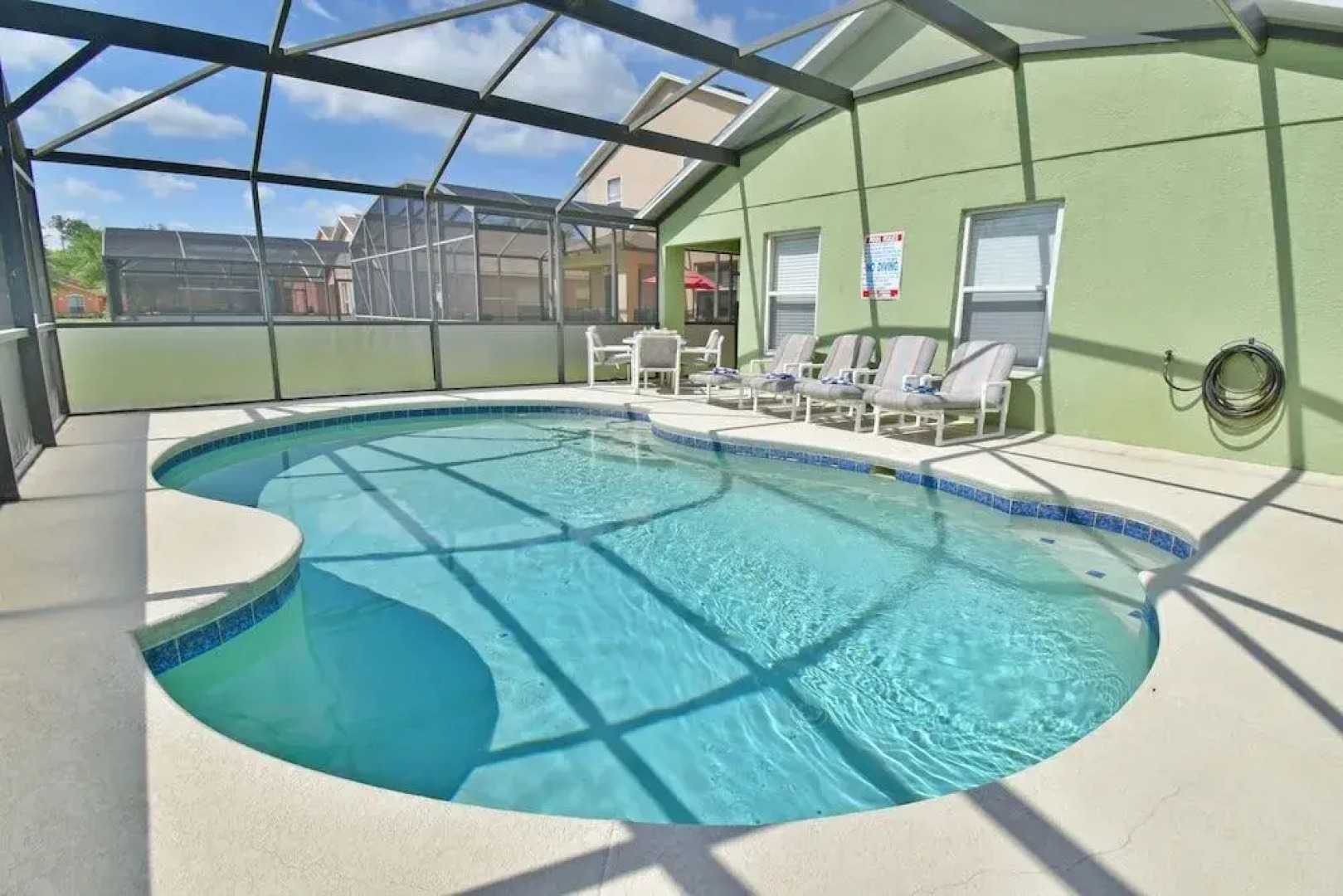 320EP Sandy Shores 3 Br villa by RedAwning