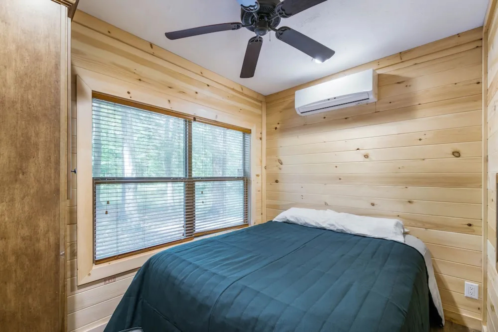 Rondout Valley Camping Resort Deluxe Park Model 13