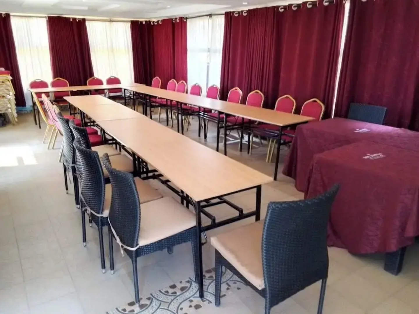 Dhe Jomels Hotel Siaya