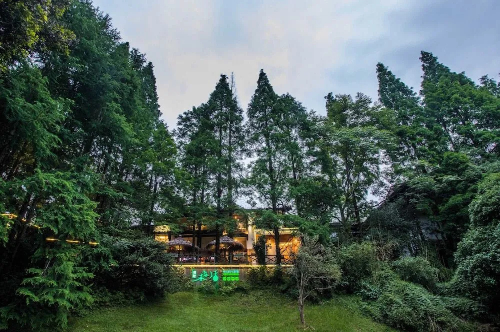 Wuyishan Old Street Sen Live British Inn