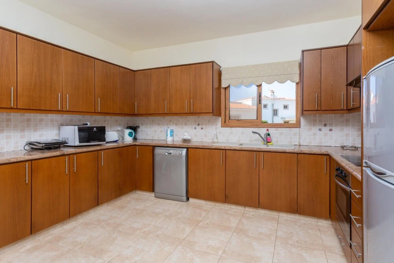 Hector Beach Villa Large Private Pool Walk to Beach Sea Views A C Wifi Car Not Required - 2111