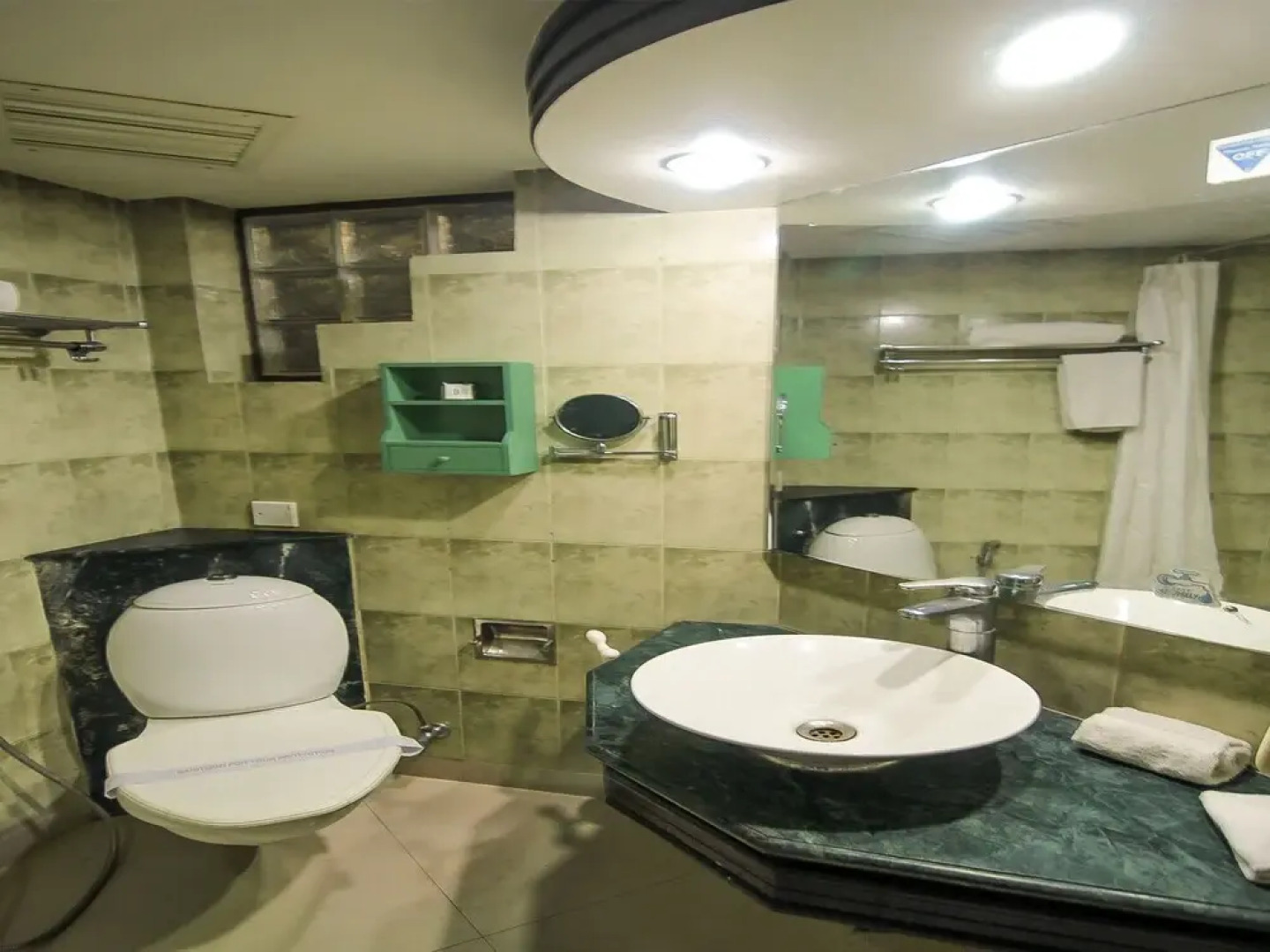 OYO 8771 Hotel Allahabad Regency