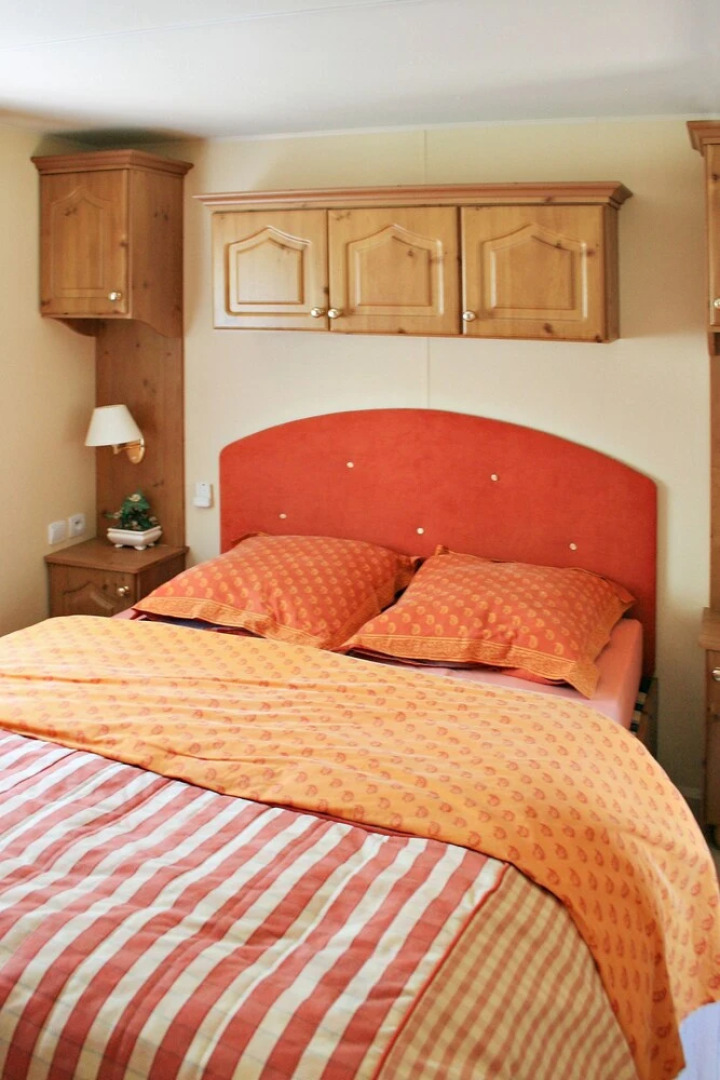 Bungalow With 2 Bedrooms in Aiguines, With Wonderful Lake View, Pool A