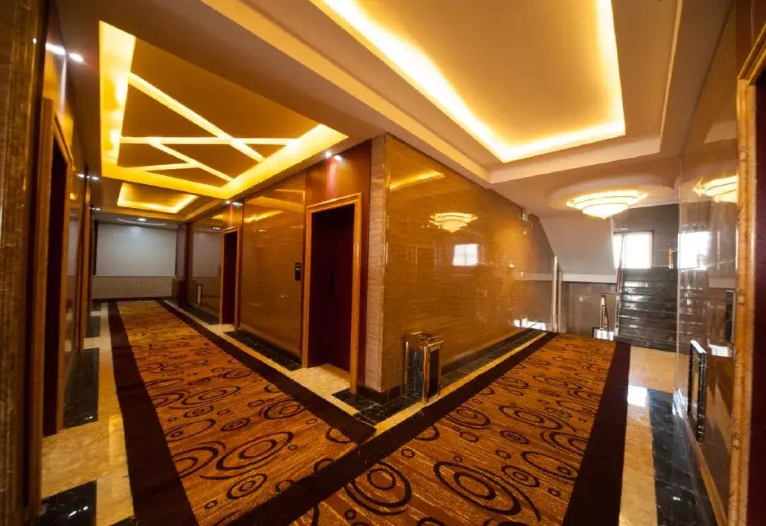 Huarong Apartment Hotel