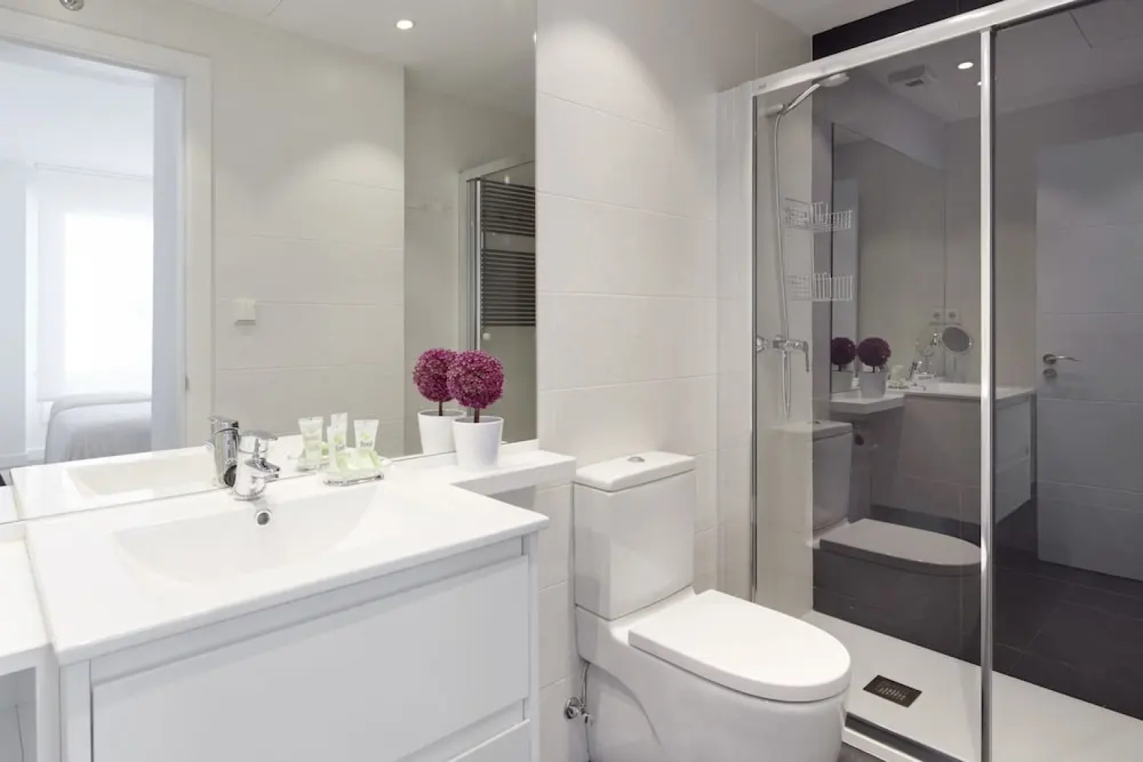 Gladys Attic Apartment by FeelFree Rentals