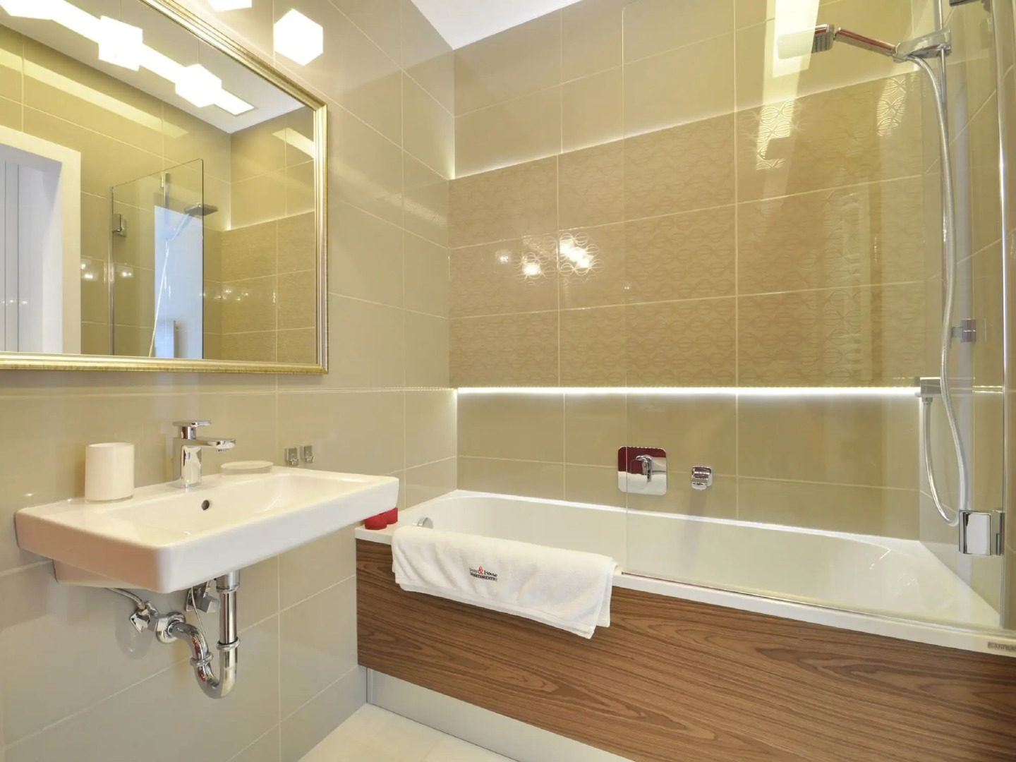 Dom & House – Apartmenty Waterlane