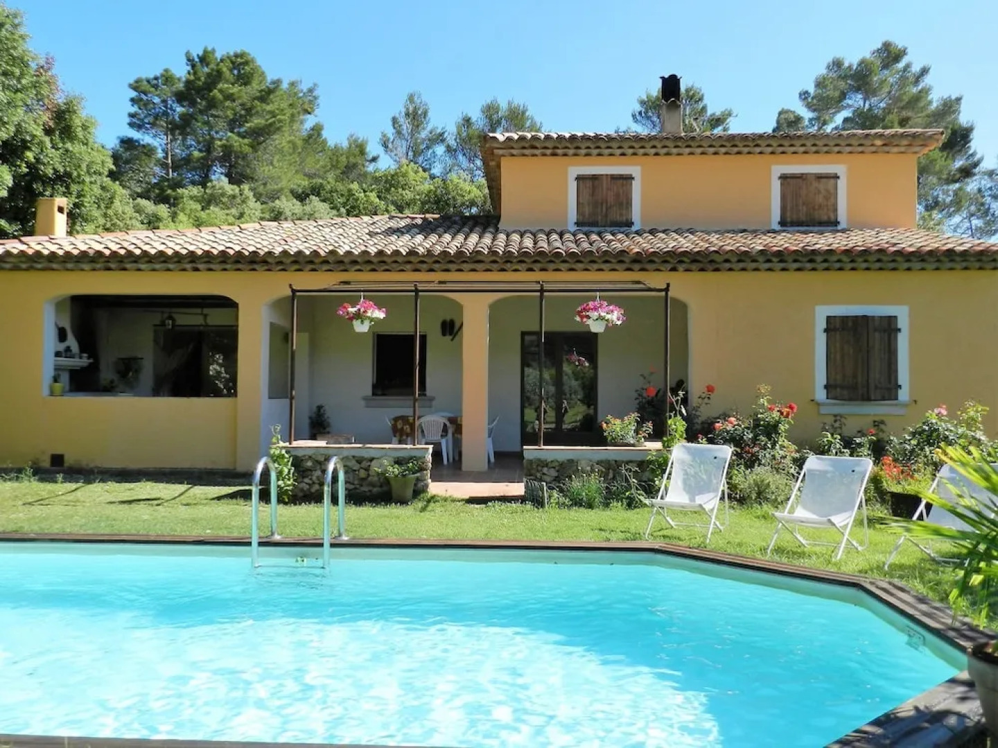 Sweet Holiday Home With a Large Lawn, Swimming Pool, Privacy and Close to Cute Villages