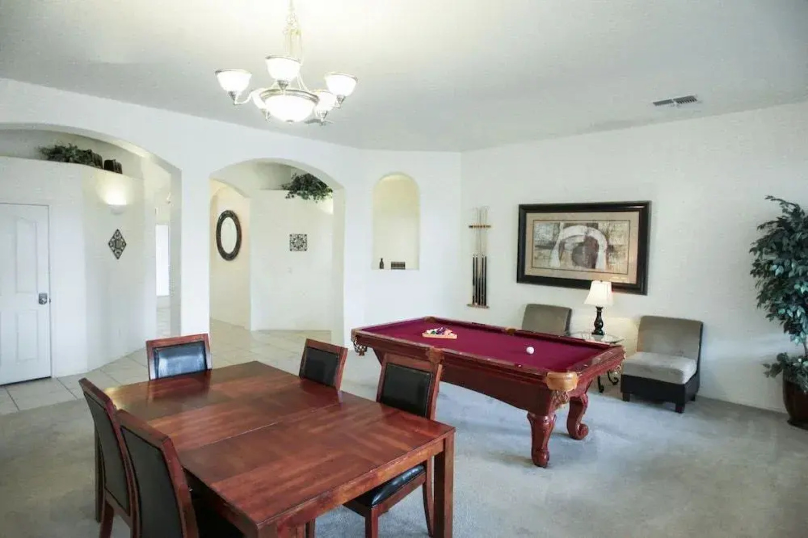 Near Great Shopping & Dining! Pool Table & Games!