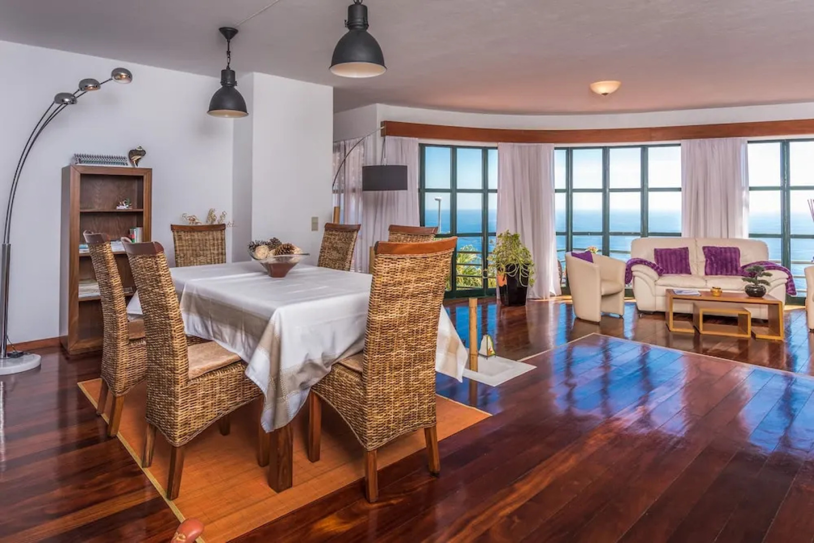 Vivenda da Esquina by MHM