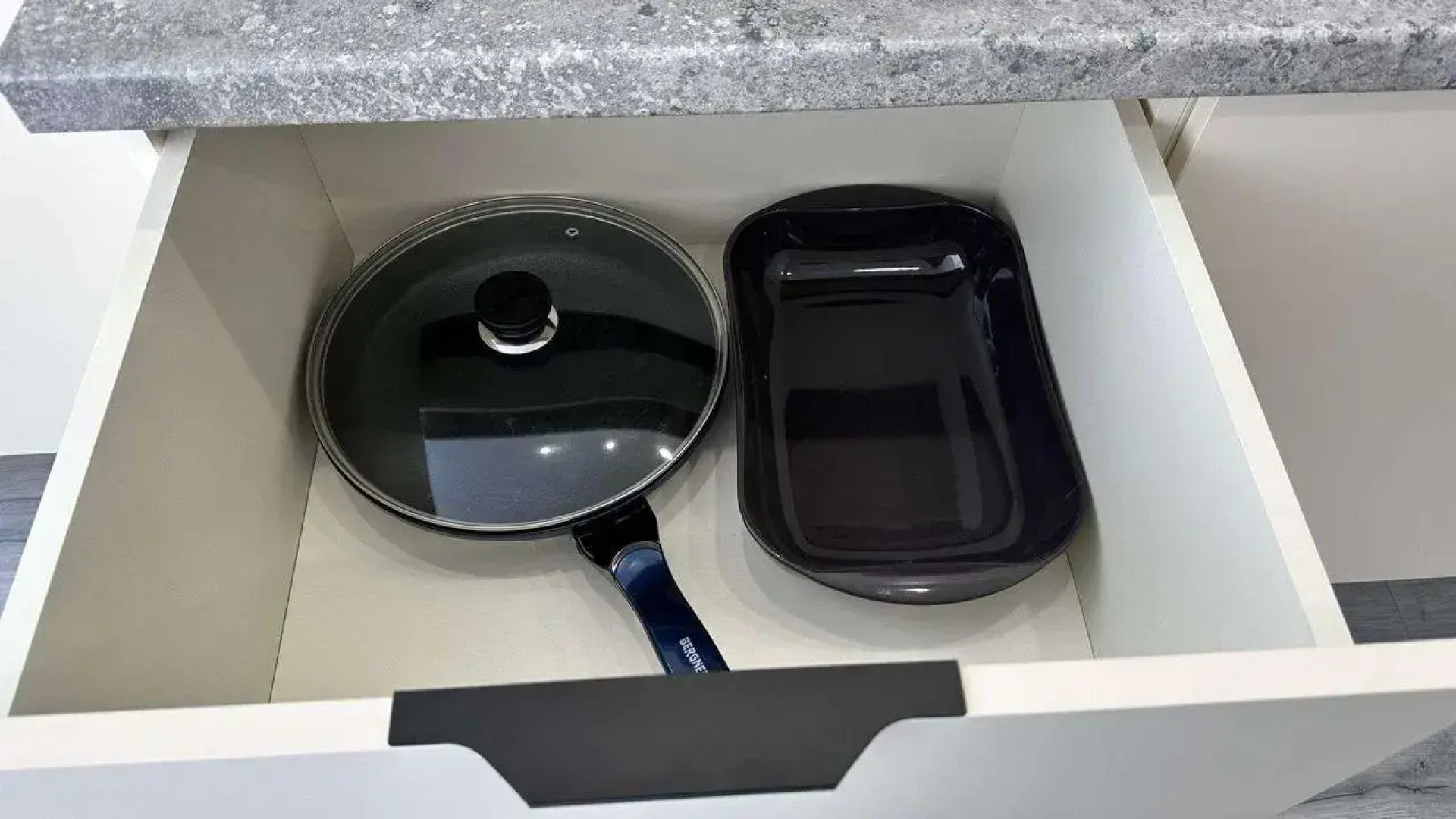 Апартаменты на улице Владимира Кайды 4