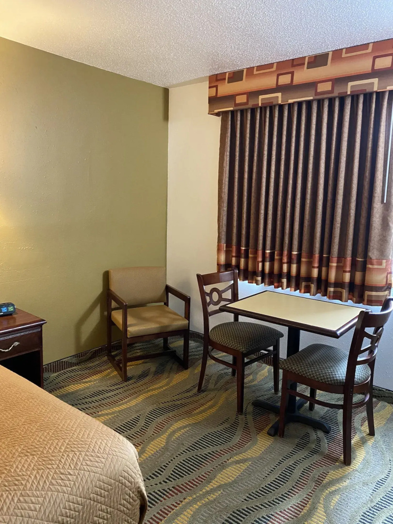 Travelodge by Wyndham La Porte/Michigan City Area