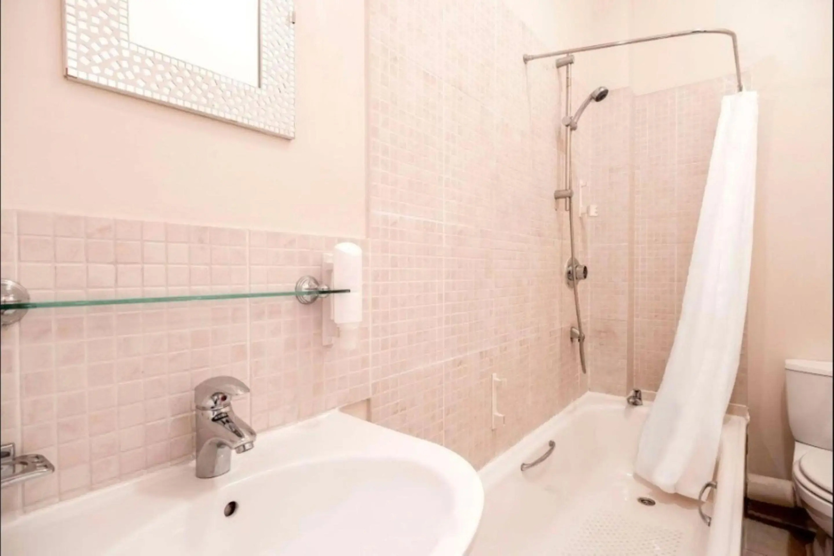 Broadfield Park Hotel