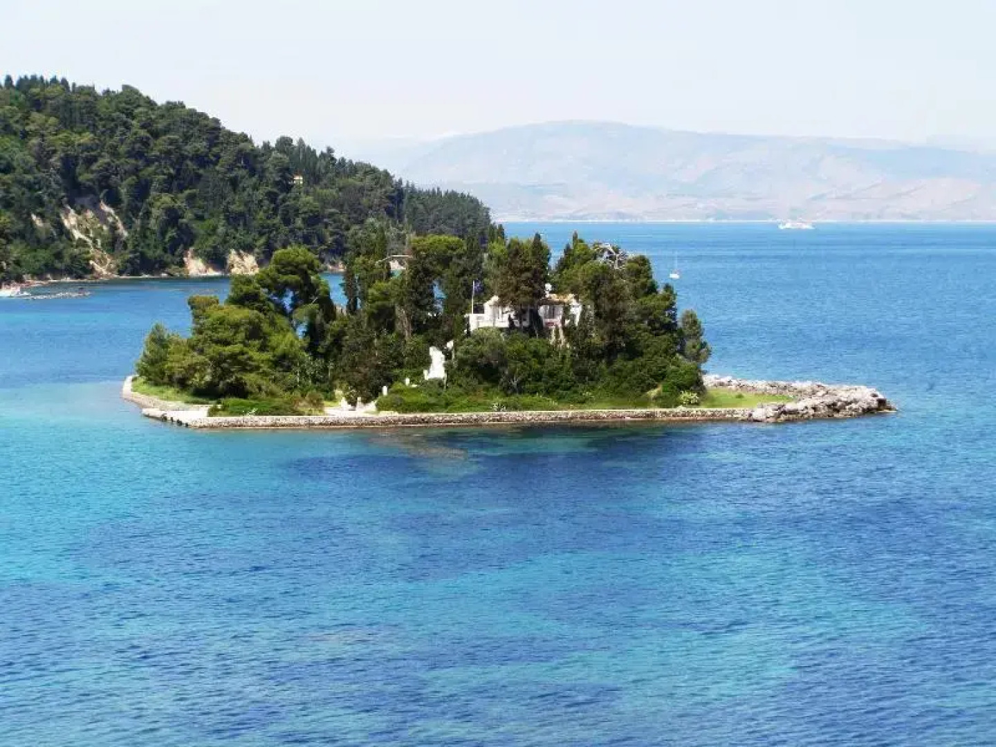 Apostolos & Eleni Family Apartments