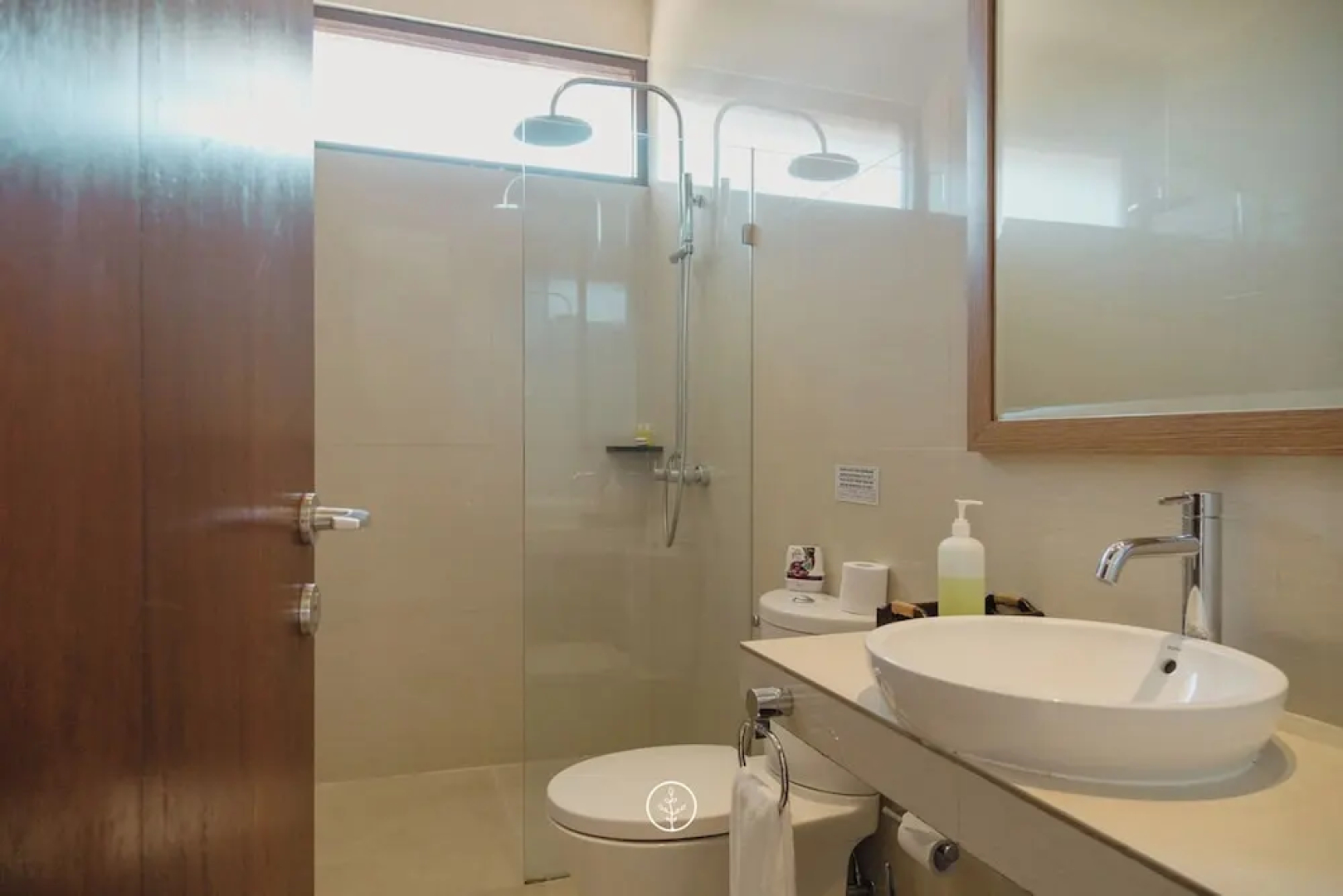 Narwastu hill 6BR villa with pool and movie room