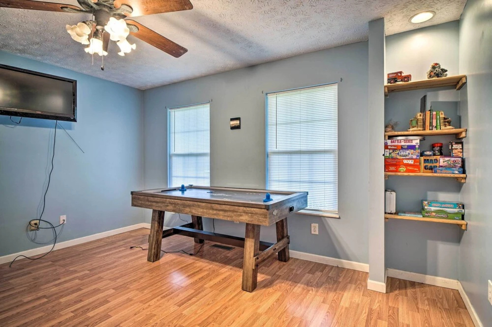Charming 'hideaway Haven' Near Pigeon Forge!