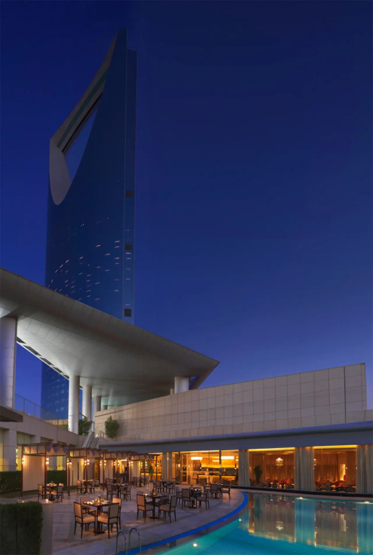 Отель Four Seasons Riyadh At Kingdom Center