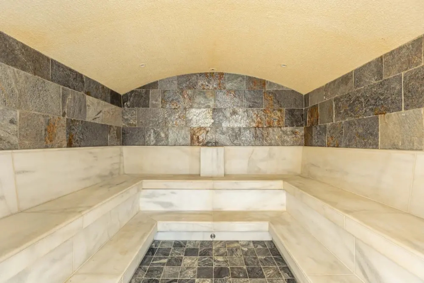 Ferienwohnung mit 2 Schlafzimmern fur 4 Personen