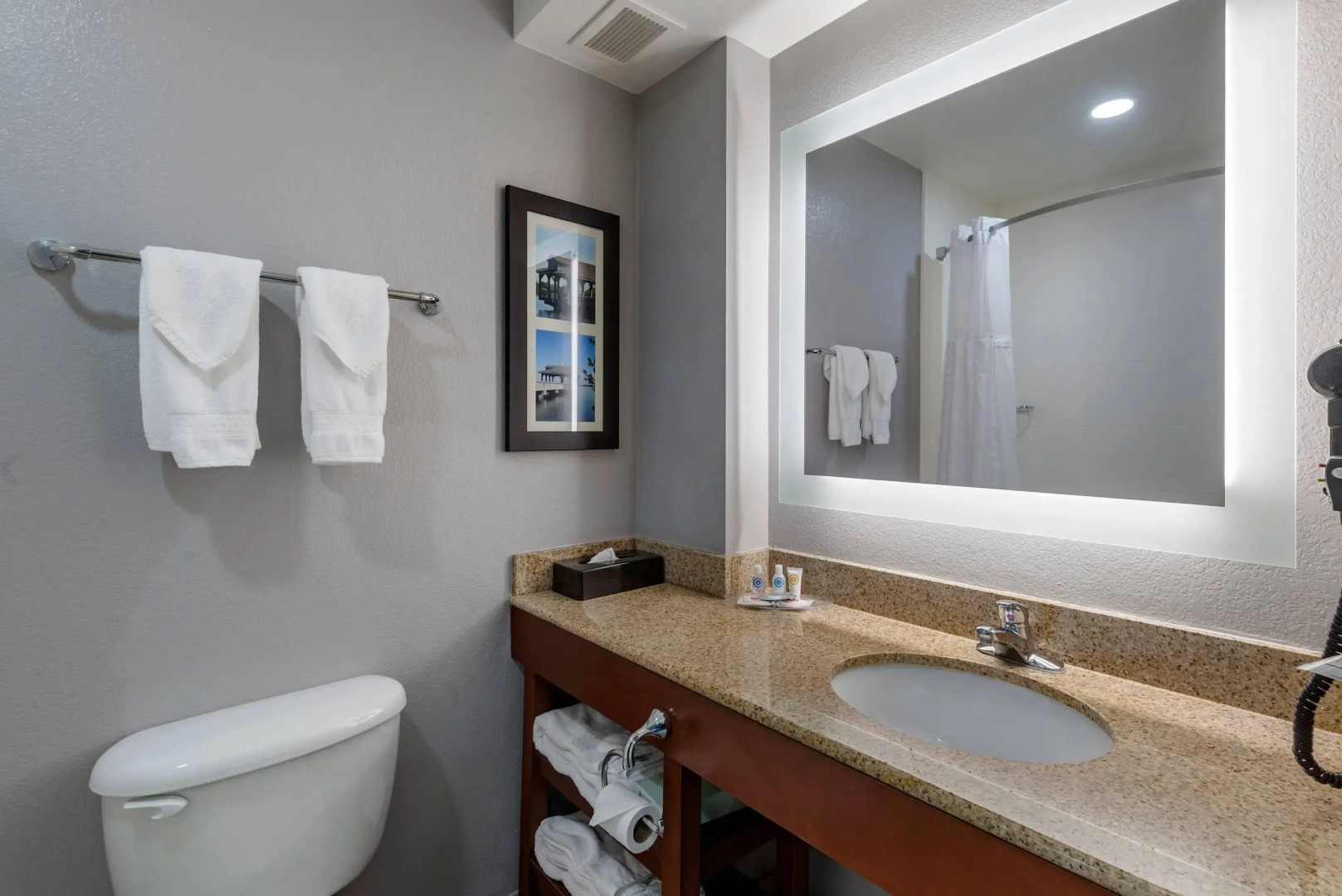 Comfort Suites near Birkdale Village- Huntersville