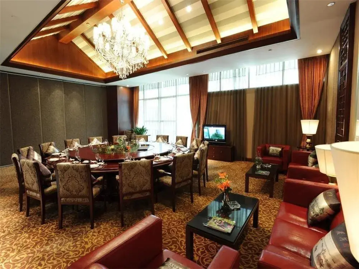 Mirror Lake Hotel