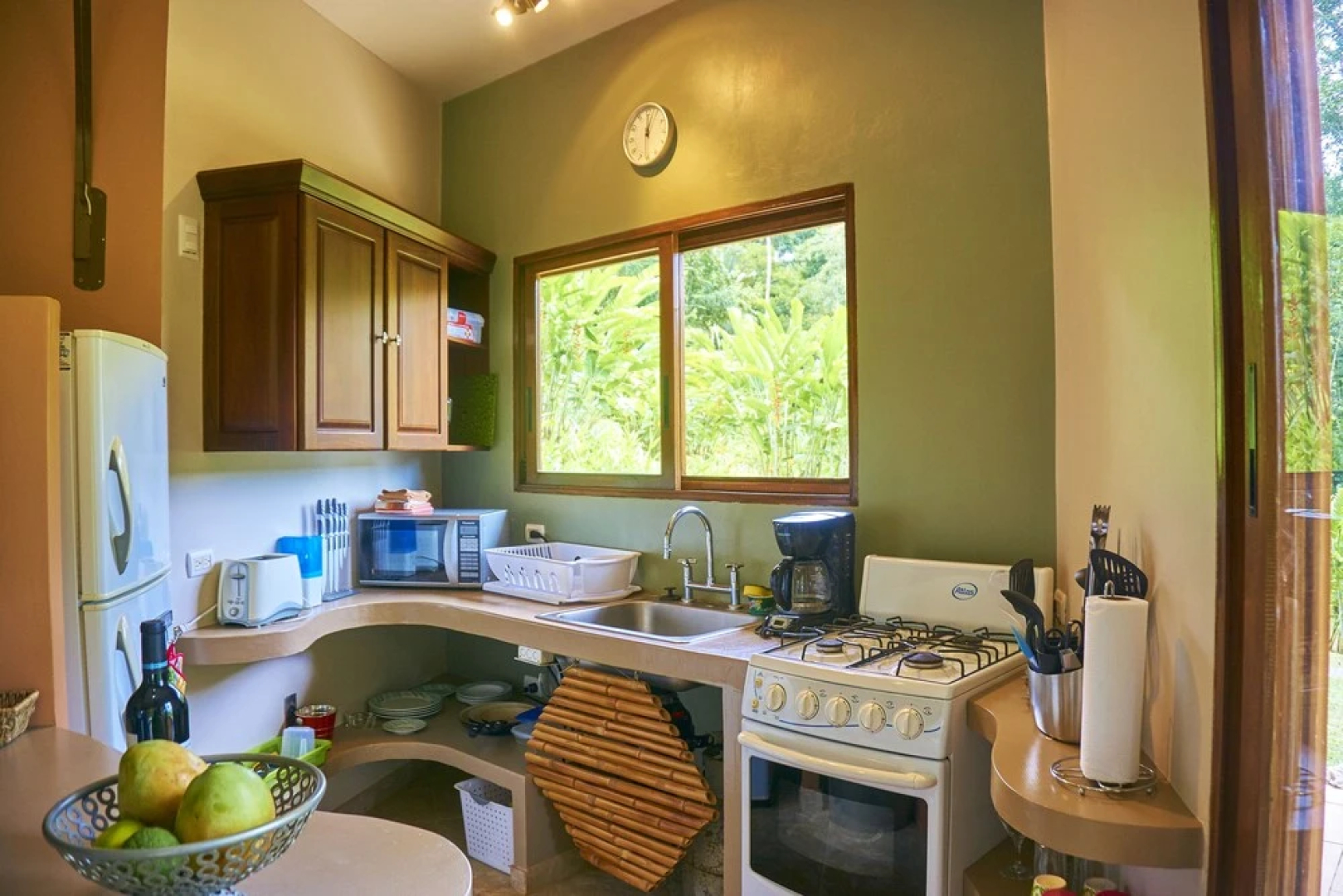 Manoas Luxury Camping and Villa Rentals