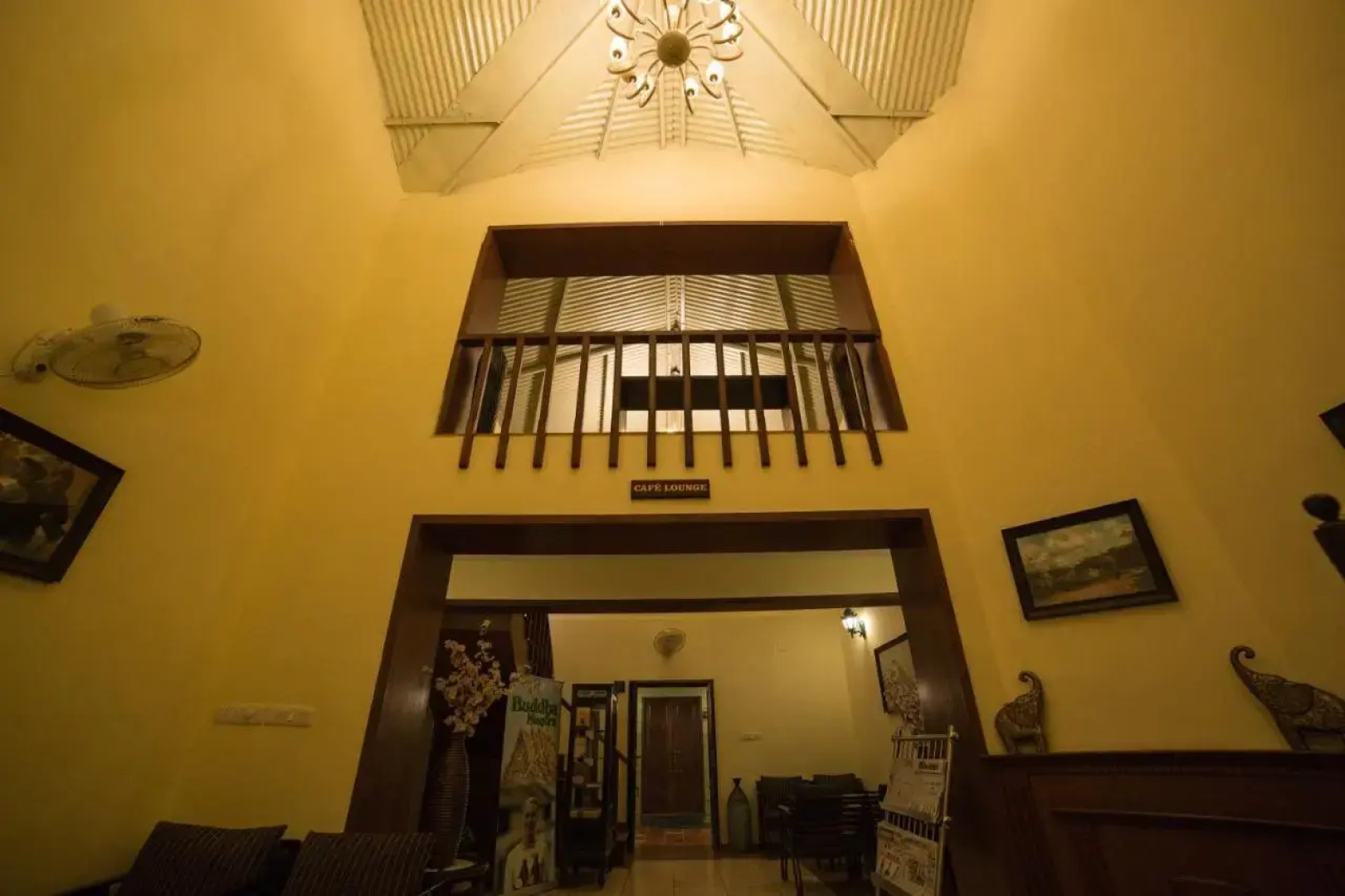 The Colonial Manek Manor