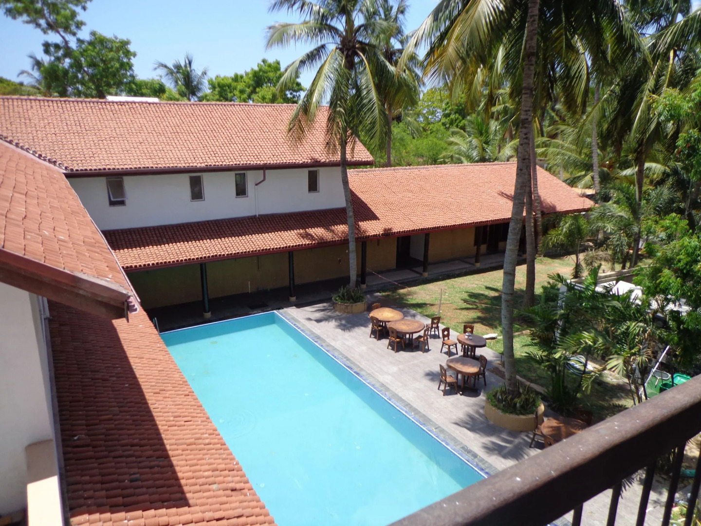 Earl's Red Passikudah