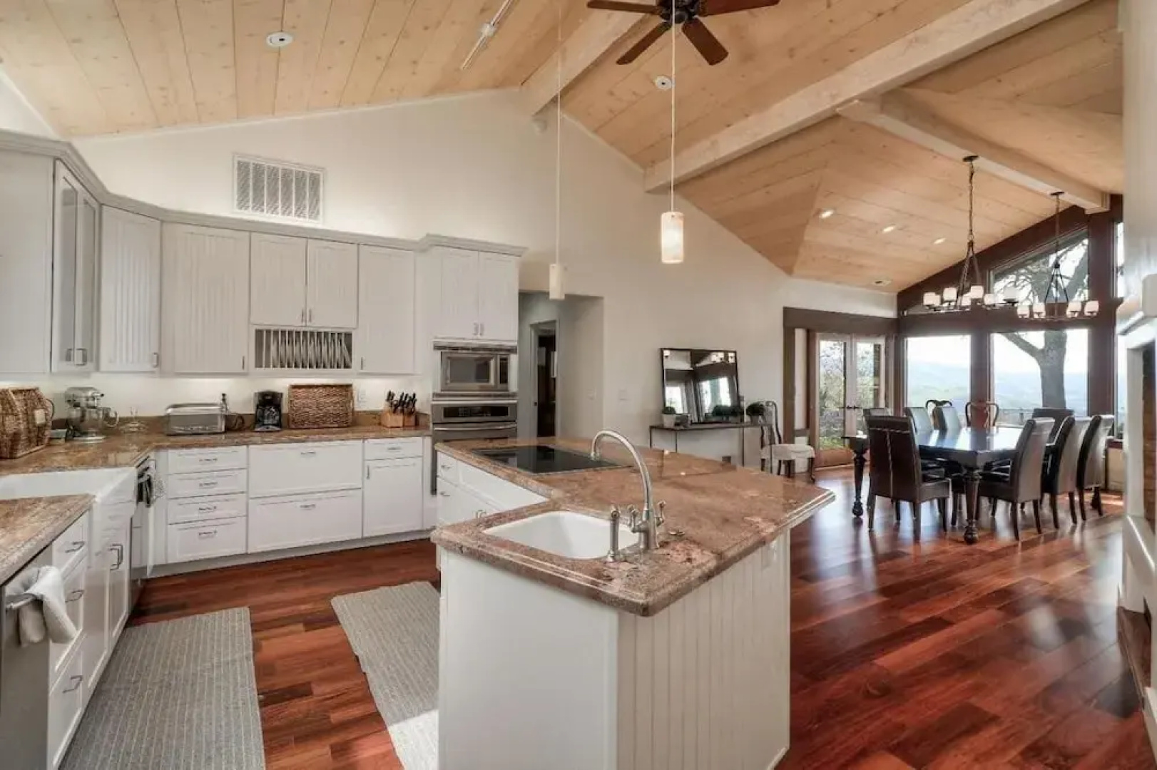 LX 57: Weathertop Rustic Ranch in Carmel With Luxury Amenities